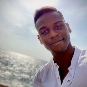 Meet your Posher, Elio